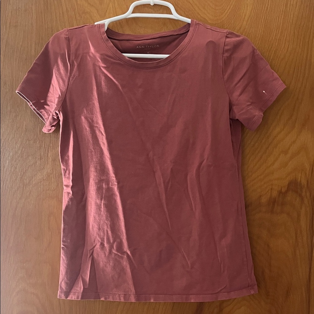 Ann Taylor Mauve Short Sleeve Tee